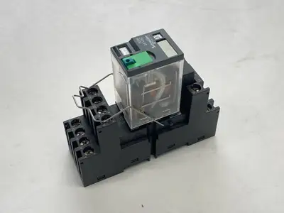 Used Schneider Electric RXM4AB2BD,RXZE2M114M,RXM040W Relays & Switches Michigan US | Maverick Industrial Sales #1401998