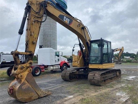 Used 2018 CATERPILLAR 325FL Excavators Arkansas US | Big D Heavy Equipment #1556989