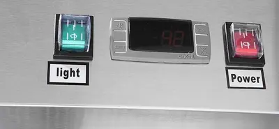 27.6" wide counter top square type display case
