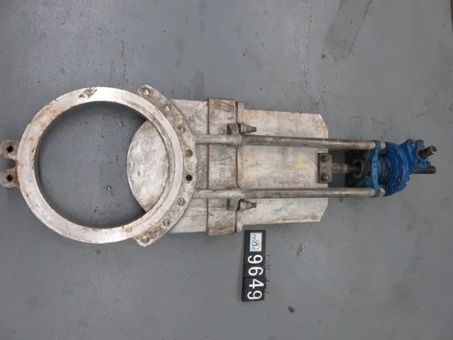 TL 20" knife gate valve, Gear Operated