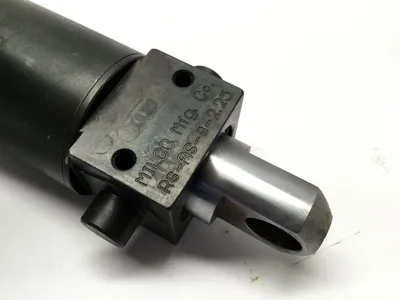 448-10016-05 | Milco  Spot Welding Robot Pneumatic Cylinder 3.00 Stroke - Used