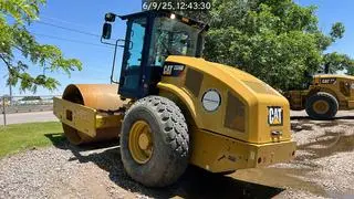 USED 2019 Caterpillar CS56B