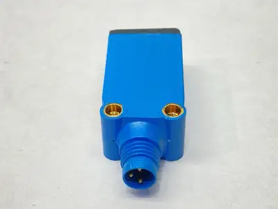USED SICK PHOTOELECTRIC PROXIMITY SENSOR BACKGROUND SUPPRESSION