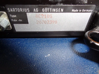 Sartorius MC1 Analytic AC210S balance