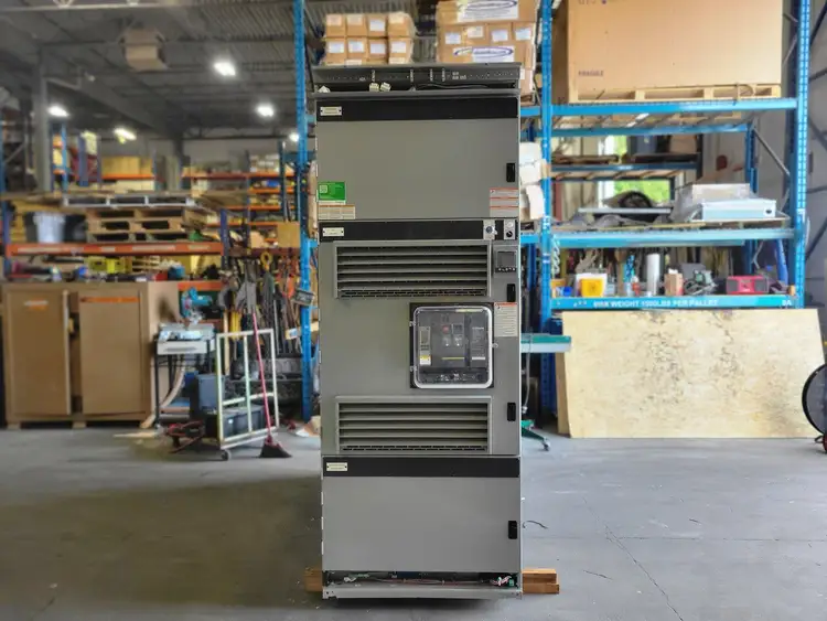Used SQUARE D POWER-ZONE 4 Switchgears British Columbia CA | Lenmark #238654