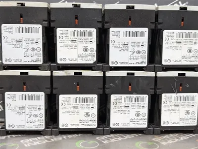 Lot of 9 Siemens 3HR1131-1AF00 SIRIUS Contactor Relays 10A Used