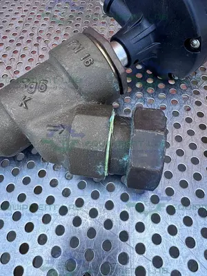 USED GEMU 554/32 PNEUMATIC ANGLE SEAT GLOBE VALVE W/ 1 1/4" TO 1 1/2 THREADED FITTING