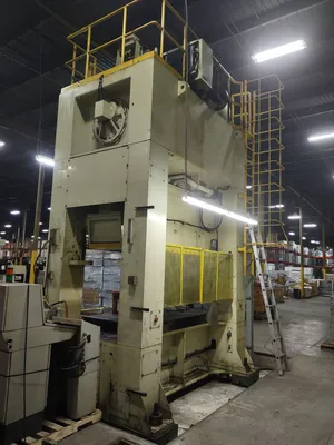 USED 1998 KOMATSU PRESSES KOMATSU E2G300-3UMS PRESS