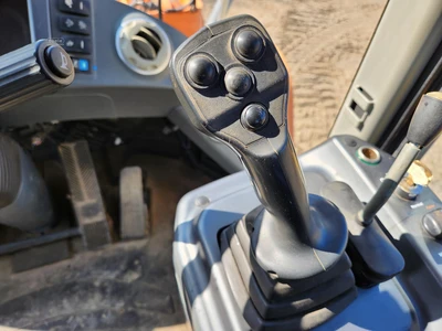 Used 2015 DOOSAN DL220-3 Wheel Loaders | Abele Tractor #1342916