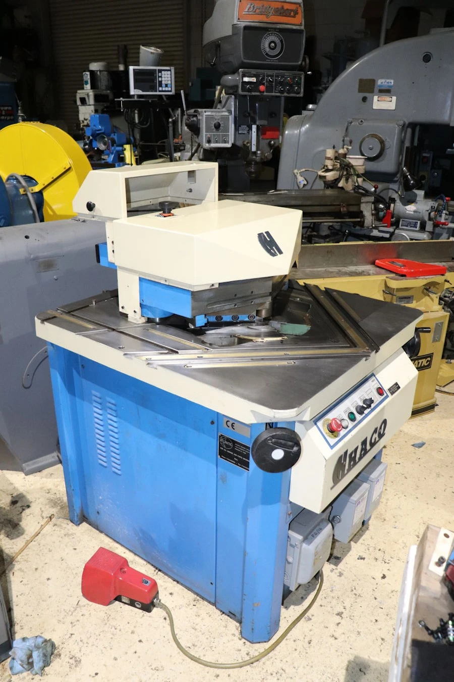 Haco COMBI 220/6 Corner Notcher - 8" x 8" x 1/4"