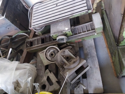 TOS Universal Toolroom Mill, in very good working condition, visible under power