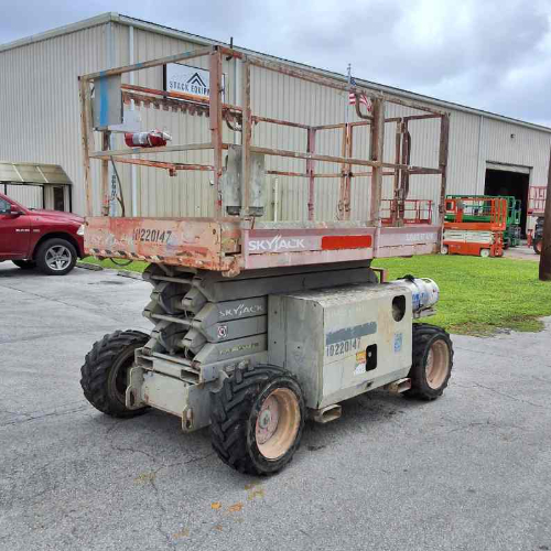 Used 2014 Skyjack SJ6832 RT Scissor Lifters | Stack Equipment #926342