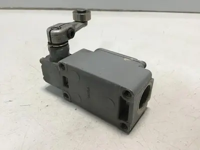 USED OMRON WLCA2-2