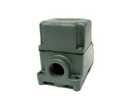 NEW ALLEN BRADLEY 801-CMH2-2 LIMIT SWITCH SER.A 801CMH22