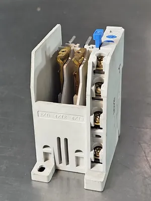 Cutler-Hammer C306DN3 Thermal Overload Relay Base loc4C4