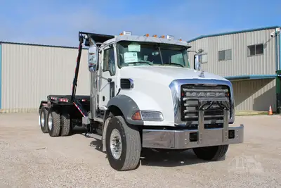 New | in-Stock 2026 MACK GRANITE 64BR Rolloff Trucks Texas US | Roll Off Truck World #1491904
