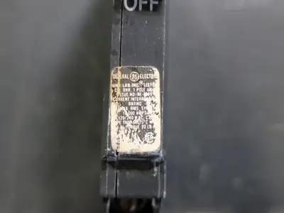 Used GENERAL ELECTRIC THQB120 Switchgears British Columbia CA | Lenmark #244739