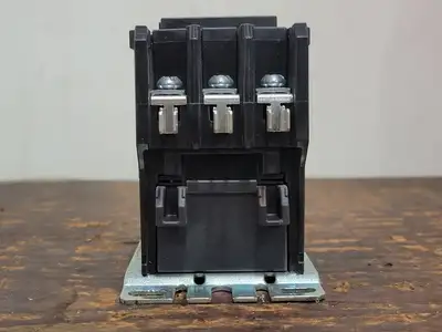 Used EATON C25DND330 Switchgears British Columbia CA | Lenmark #242409