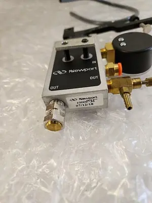 NEWPORT PNEUMATIC LEVELING VALVE 10009736