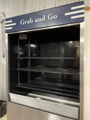 182-0142 True TAC-48-LD Grab and Go Open Merchandiser