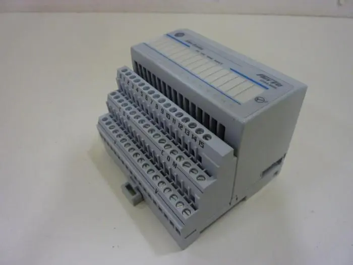 USED ALLEN BRADLEY 1794-IB16 SER A