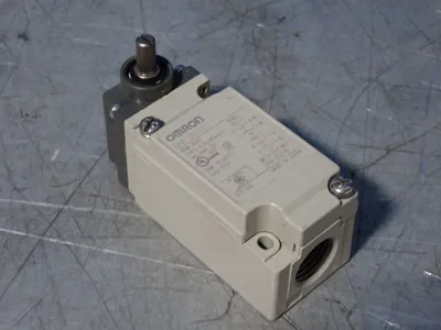 USED OMRON D4A2501N