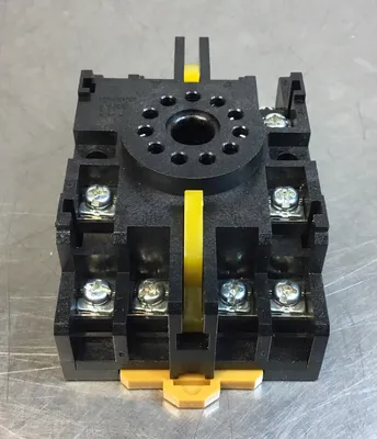OMRON 11PFA Electromechanical Relay Socket 11Pins 4H