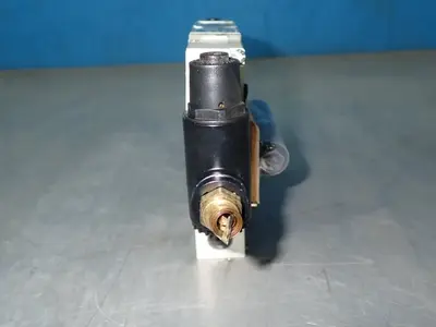 Numatics 150 Psi Solenoid Valve Assembly
