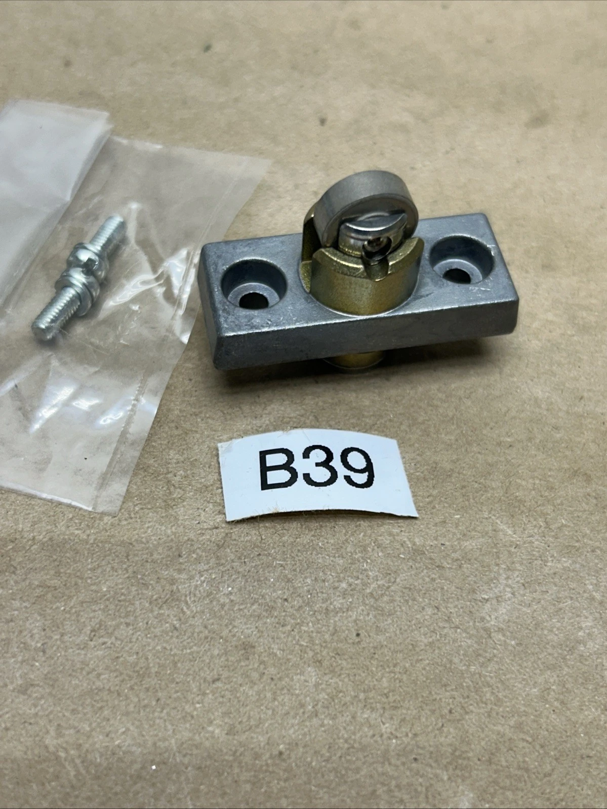 NEW Omron D4C0002