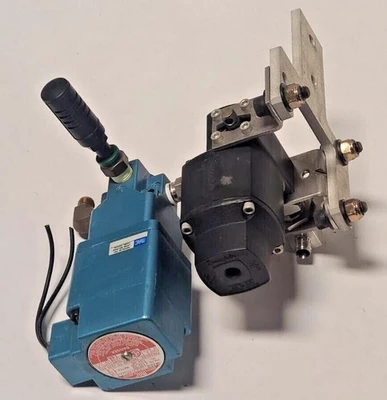 MAC M603 275B-110EA Pneumatic Solenoid Valve Automation Swagelok 90° 131SR