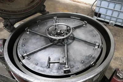 (2) Tolhurst 40" Center-Slung chip wringers.