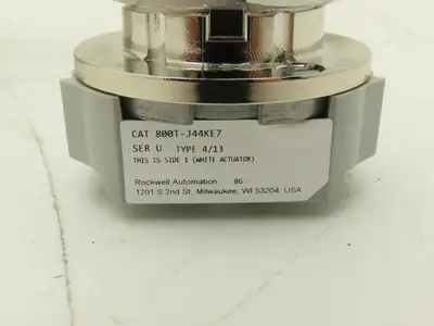 Allen Bradley 800T-J44KE7 Keyed Selector Switch 3-Position w/Key Series U