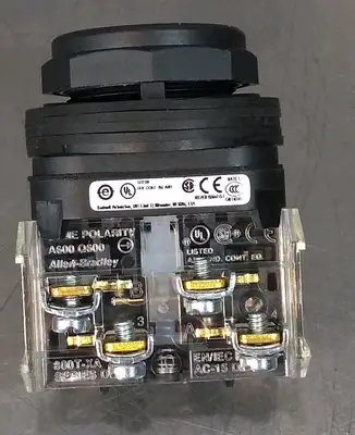 Allen Bradley 800H-AR1A/F Push Button Red Loc4D7
