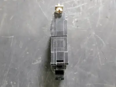 NEW SQUARE D QO115