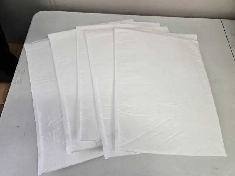 36 - Uline Poly Bubble Mailers 14.25" x 20"