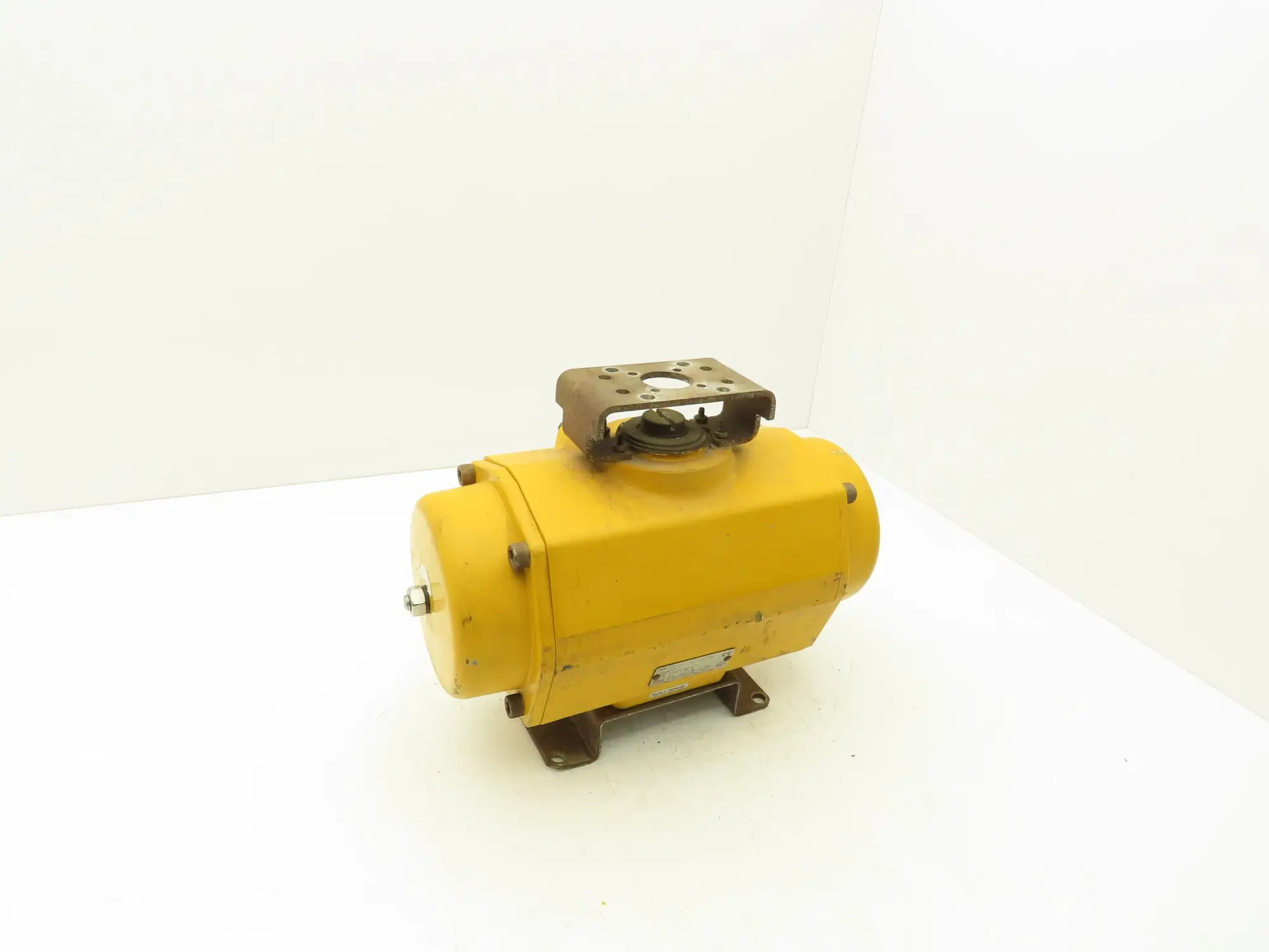 Emerson QS0350.U04STACW Pneumatic Valve Actuator 116psi Spring Return