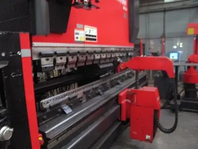 USED AMADA ASTRO 100T X 3220 CNC ROBOT BENDING CELL