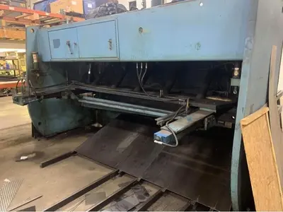 12' x 1/2" CHICAGO HYDRAULIC SHEAR. STOCK # 0416521