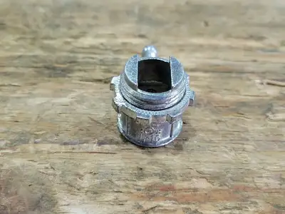 3/8" Die Cast Connector L-16