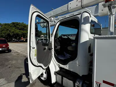 Used 2016 FREIGHTLINER M2 106 Tractors & Trailers Florida US | Truck and Van Outlet #1506256