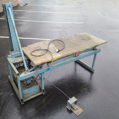 U14600C Mite E Smith cleat bender w/ hydraulic lift table.
