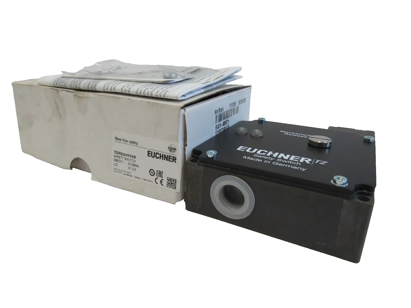 NEW EUCHNER TZ2RE024MVAB SAFETY SWITCH