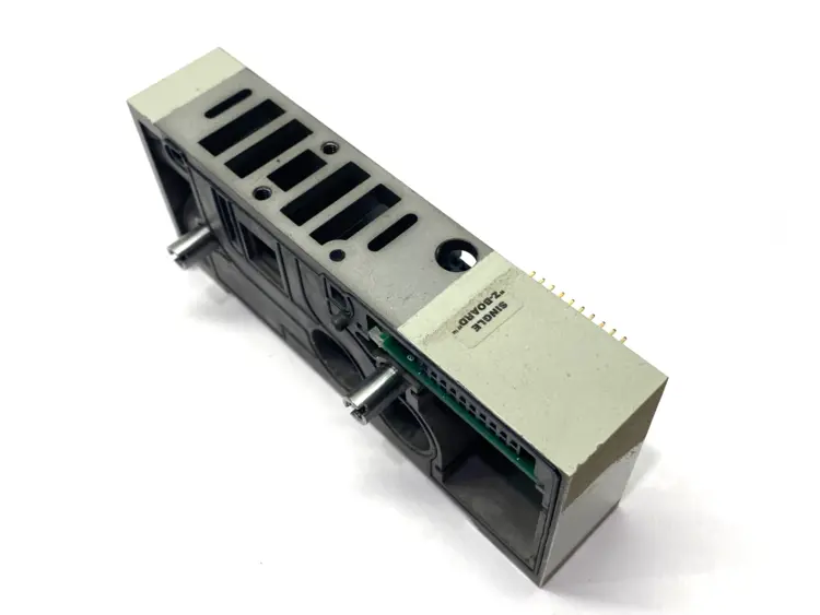 Used Numatics Pneumatic Manifold 3/8" Ports w/ 256-640 Single Z-Board Parts (Hydraulics and Pneumatics) Michigan US | Maverick Industrial Sales #1395493