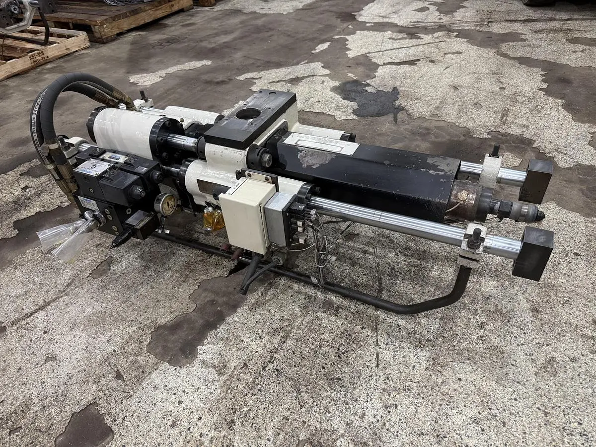 USED CINCINNATI MILACRON 2.27 OZ INJECTION UNIT