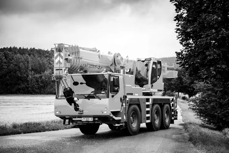 Used 2007 LIEBHERR LTM 1055 Rough Terrain Cranes Texas US | Uriquip #1421154