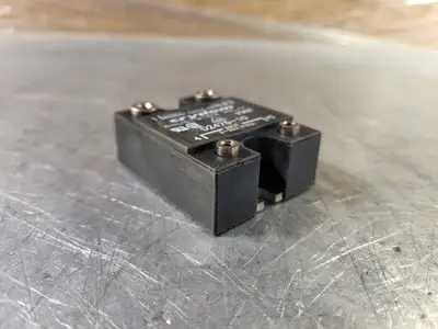 NEW CRYDOM D2475-10