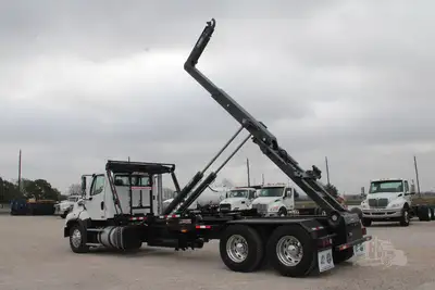 Used 2017 FREIGHTLINER 114SD Hooklifts & Roll-Offs Texas US | Roll Off Truck World #1491802
