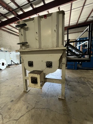 Approx. 150 cu/ft Bin Agitator, (2) Mixing Augers, (1) Discharge Auger