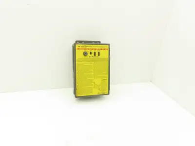 STI 70027-1002 Safety Light Curtain Controller W/Key 115VAC 50/60Hz 30VA