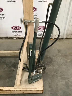 Beech B-10000W Reverse Boom Hoist Crane 1615-lb Lift Counterweighted